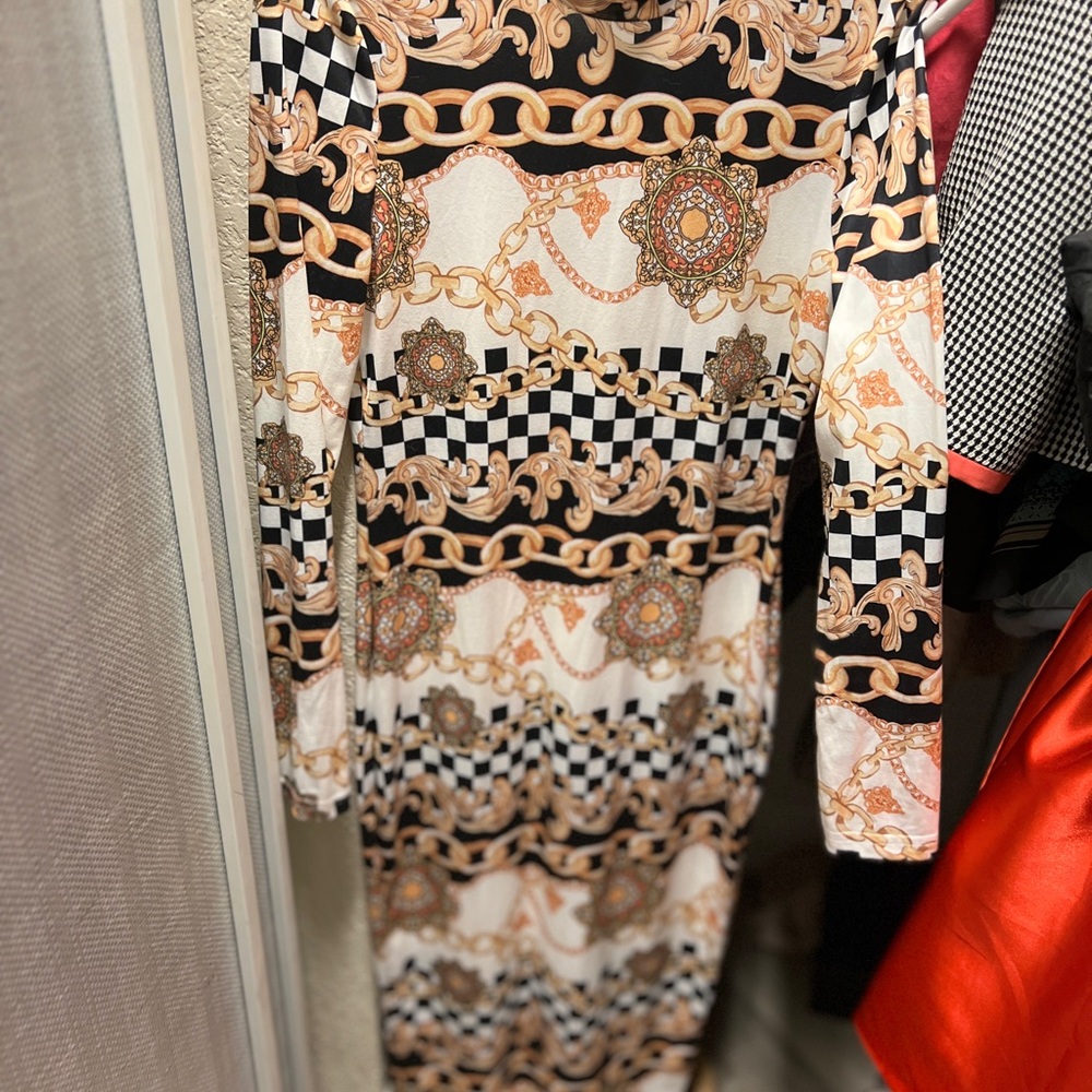 Elegant Patterned Long Sleeve Dress - Picture 8 of 8